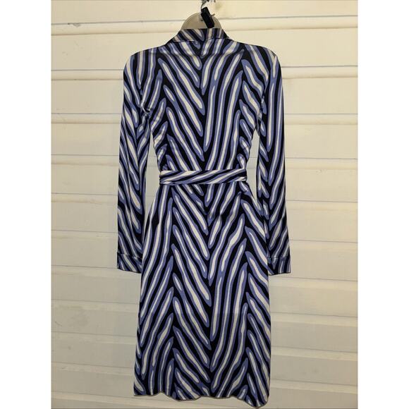 Diane Von Furstenberg 100% Silk Long Sleeve Wrap Dress Size 2 - Picture 6 of 9